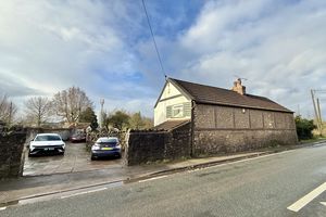 Front/Approach- click for photo gallery